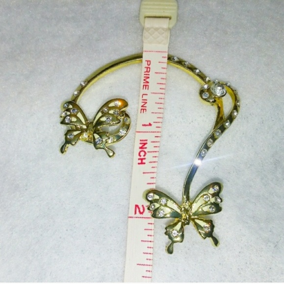🎀Beautiful Butterfly Crystal Crawler Earing - Picture 3 of 6